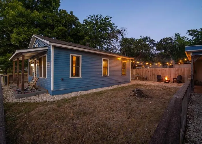 La Casa Azul • 5 Minutes From The Pearl!